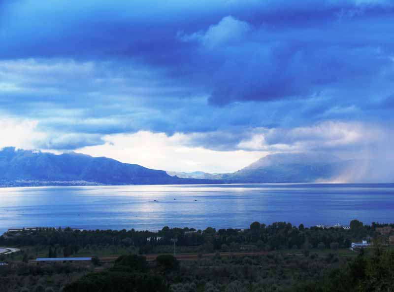 Sizilien der Golf von Castellammare, Farben am Abend Sizilien in seiner Farbenpracht